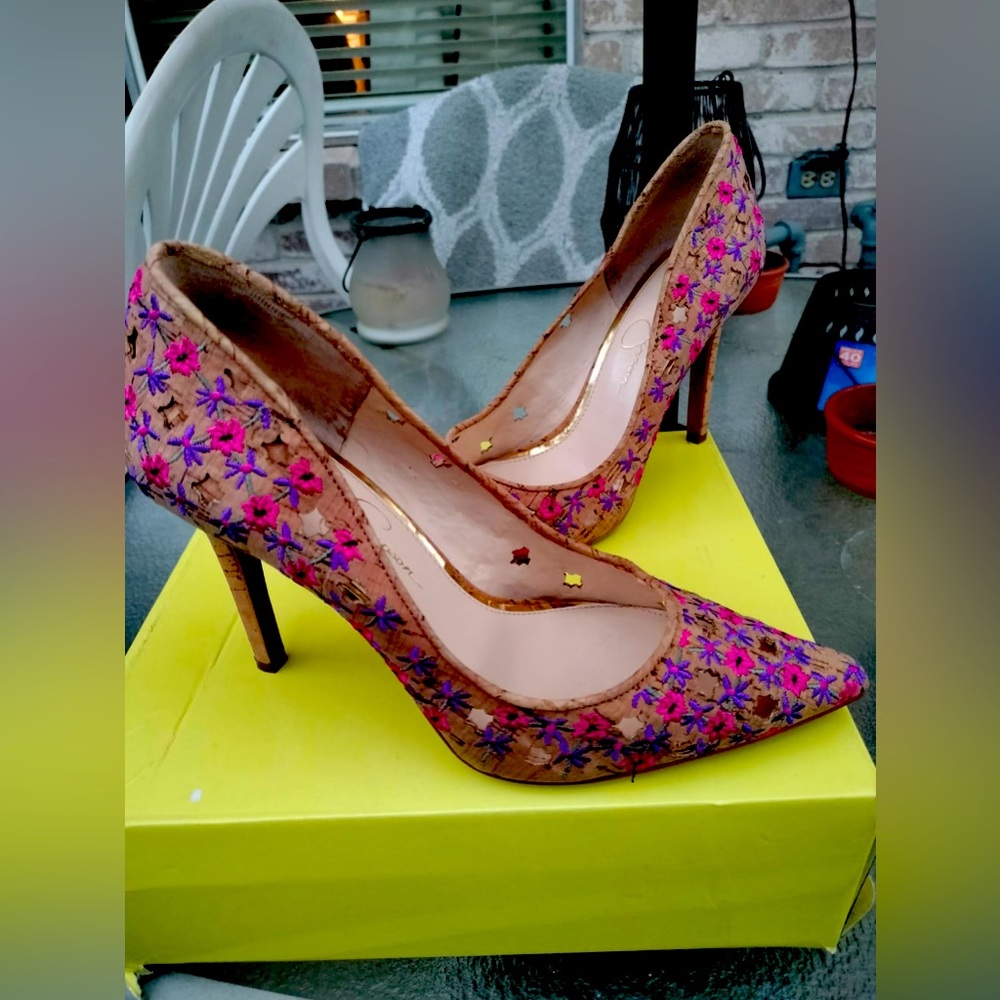 Jessica Simpson Pink Multi floral size 8